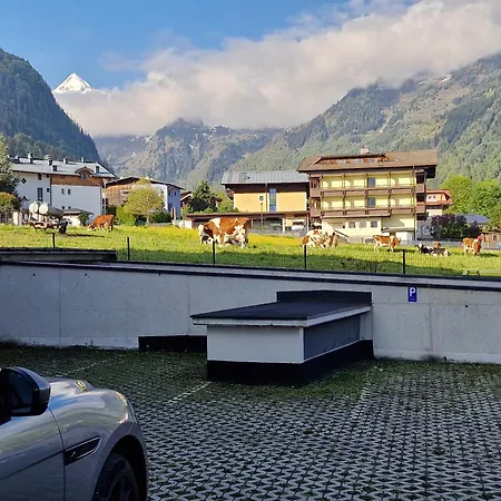 Adler Kaprun, Golf 'n' And Mountain Biking. Daire *
